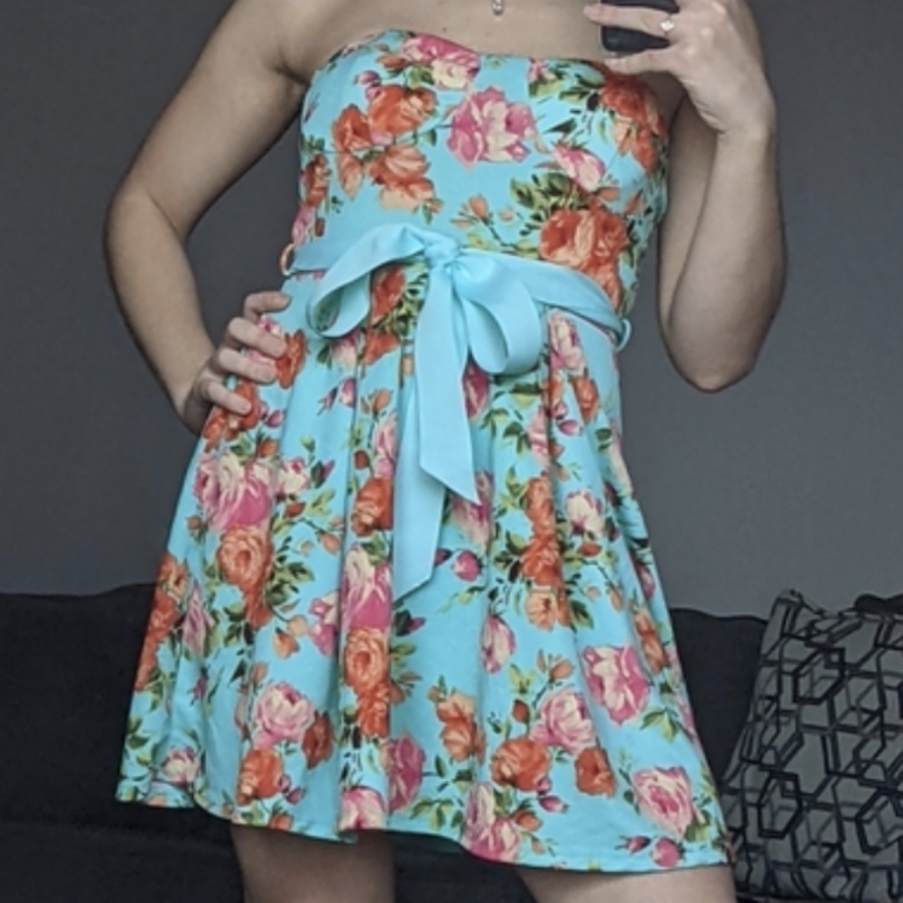 XS Cute Turquoise Mini Strapless Floral Dress
